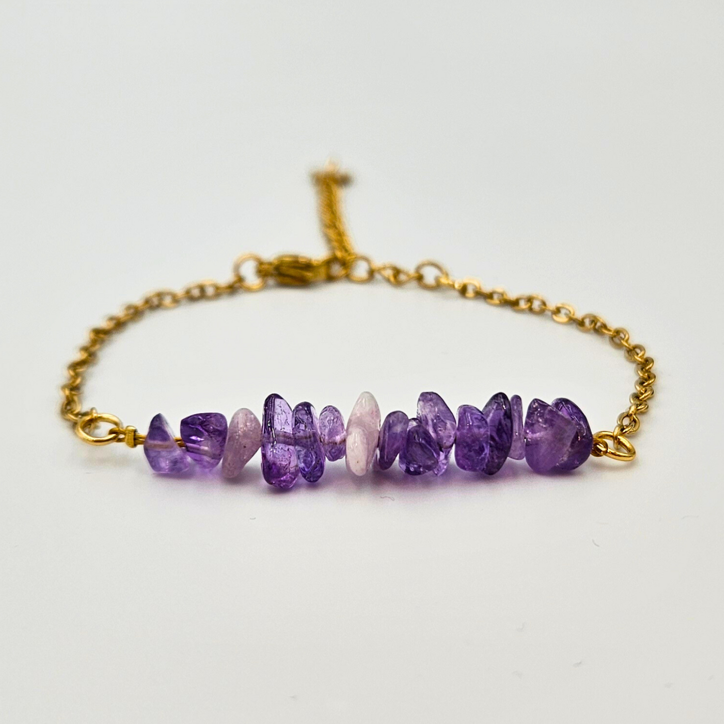 Armband van goldplated stainless steel met amethist split
