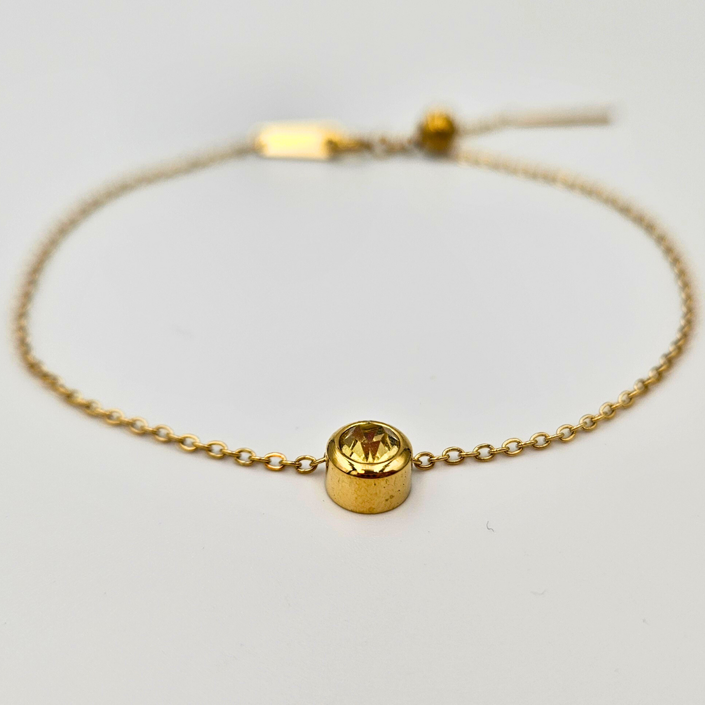 Armband van goldplated stainless steel met geboortesteen van november: citrien