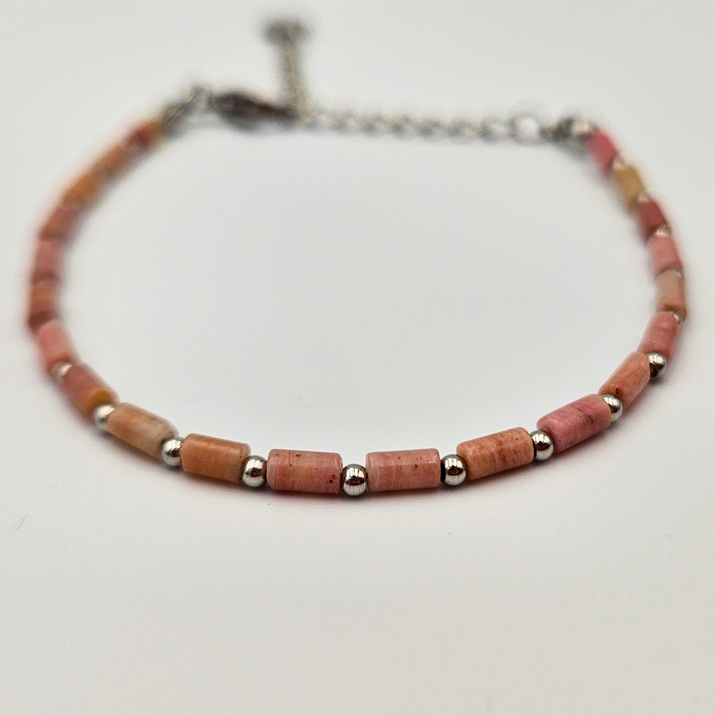 Armband gemaakt van stainless steel en rhodoniet