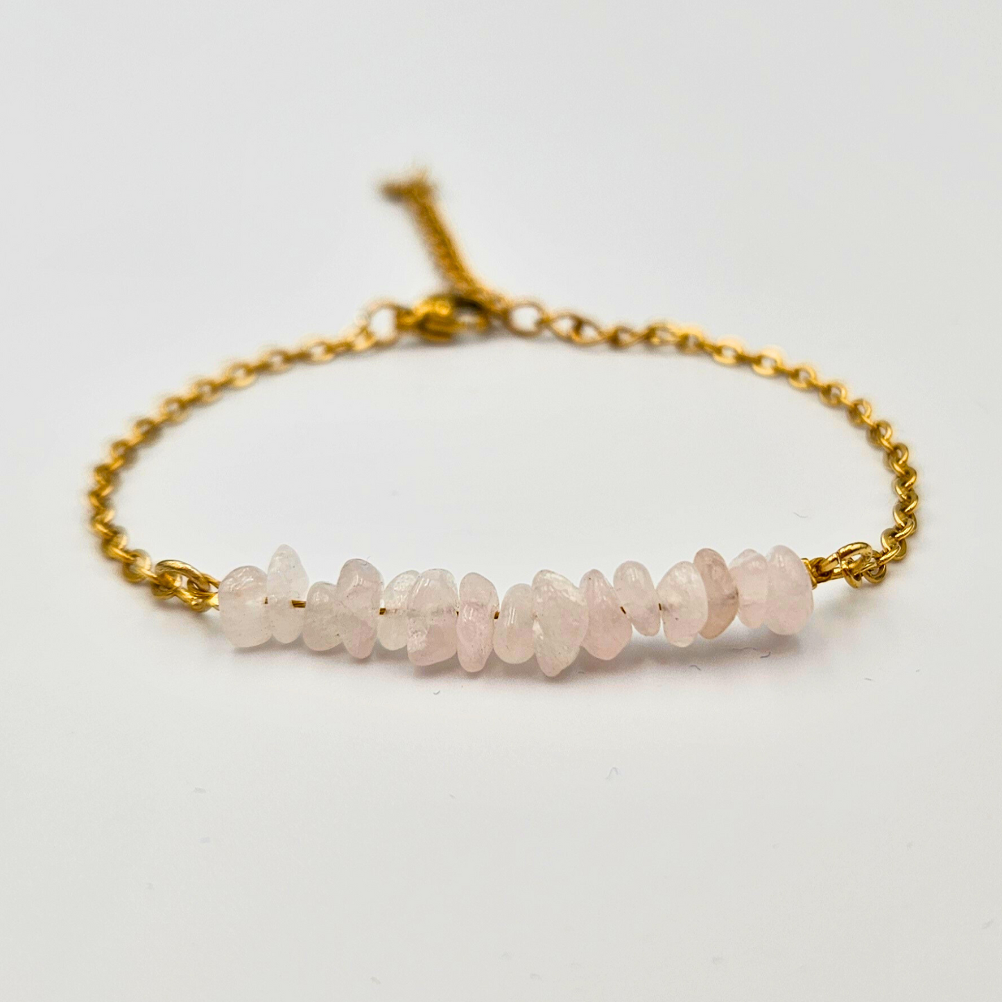 Armband van goldplated stainless steel met rozenkwarts split