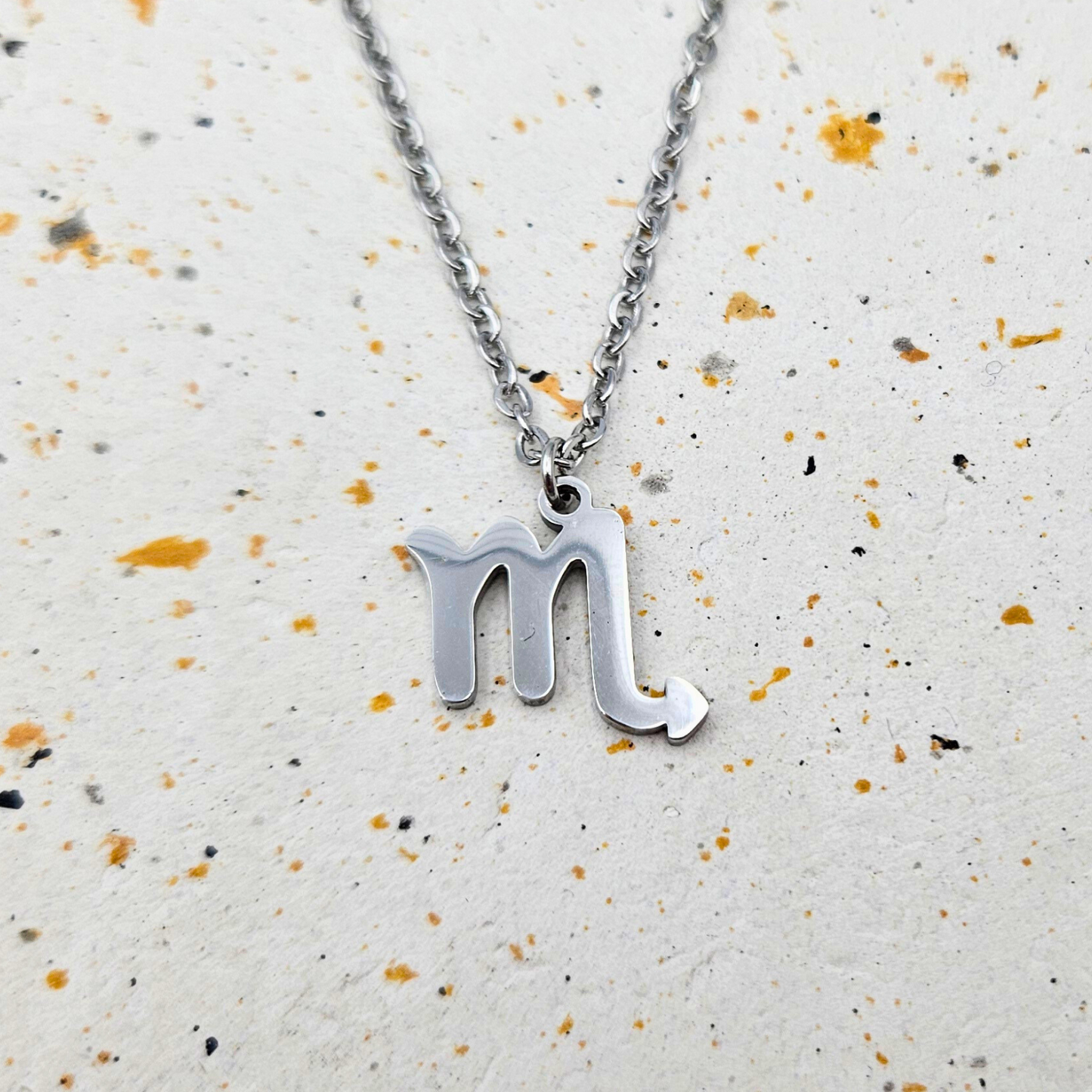 Ketting gemaakt van stainless steel met sterrenbeeld schorpioen