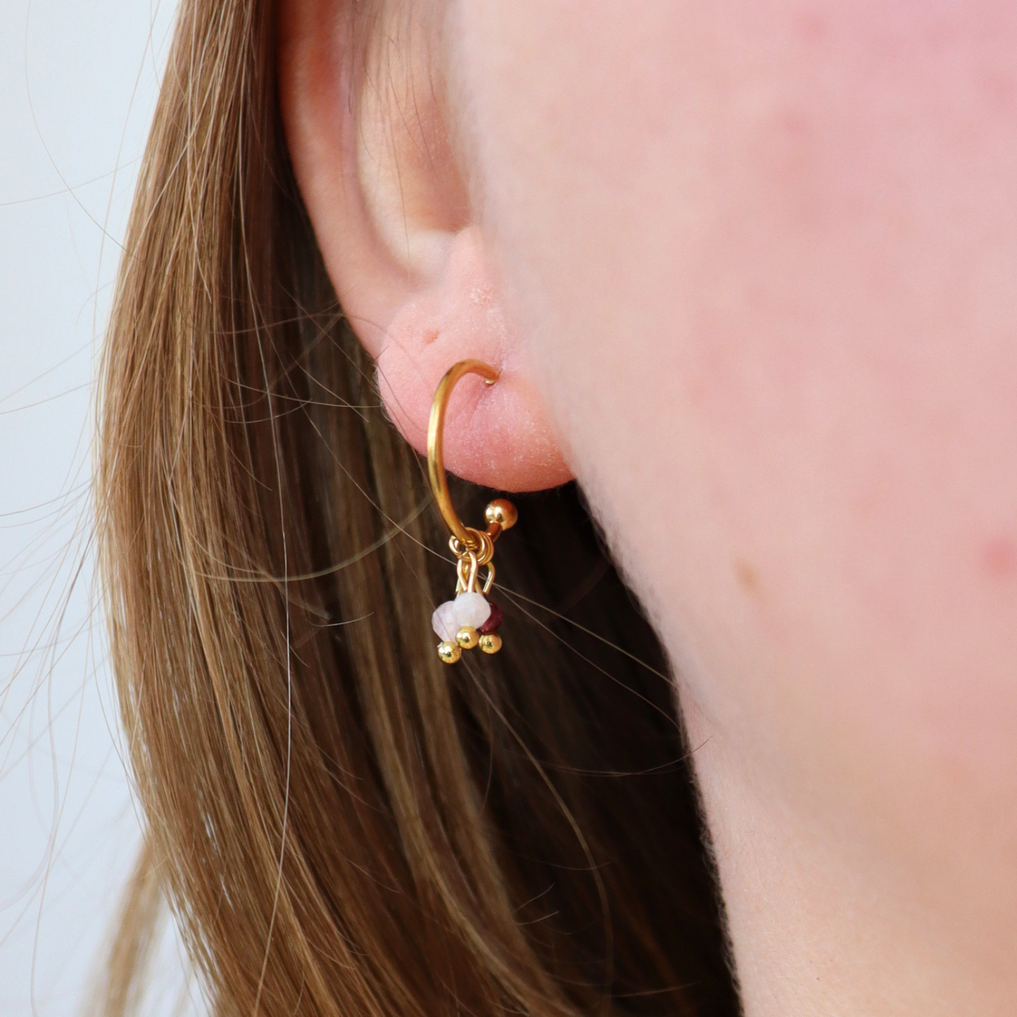 Earrings 'power' gold - garnet, moonstone and rose quartz
