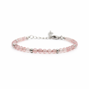 Armband gemaakt van facetgeslepen aardbeienkwarts afgewerkt met stainless steel in zilverkleur