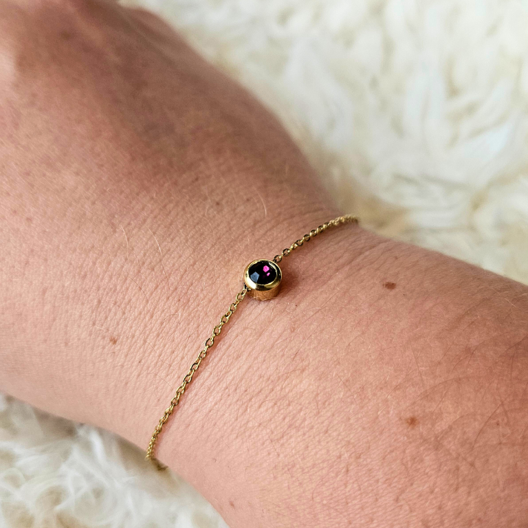 Armband van goldplated stainless steel met geboortesteen van juni: amethist