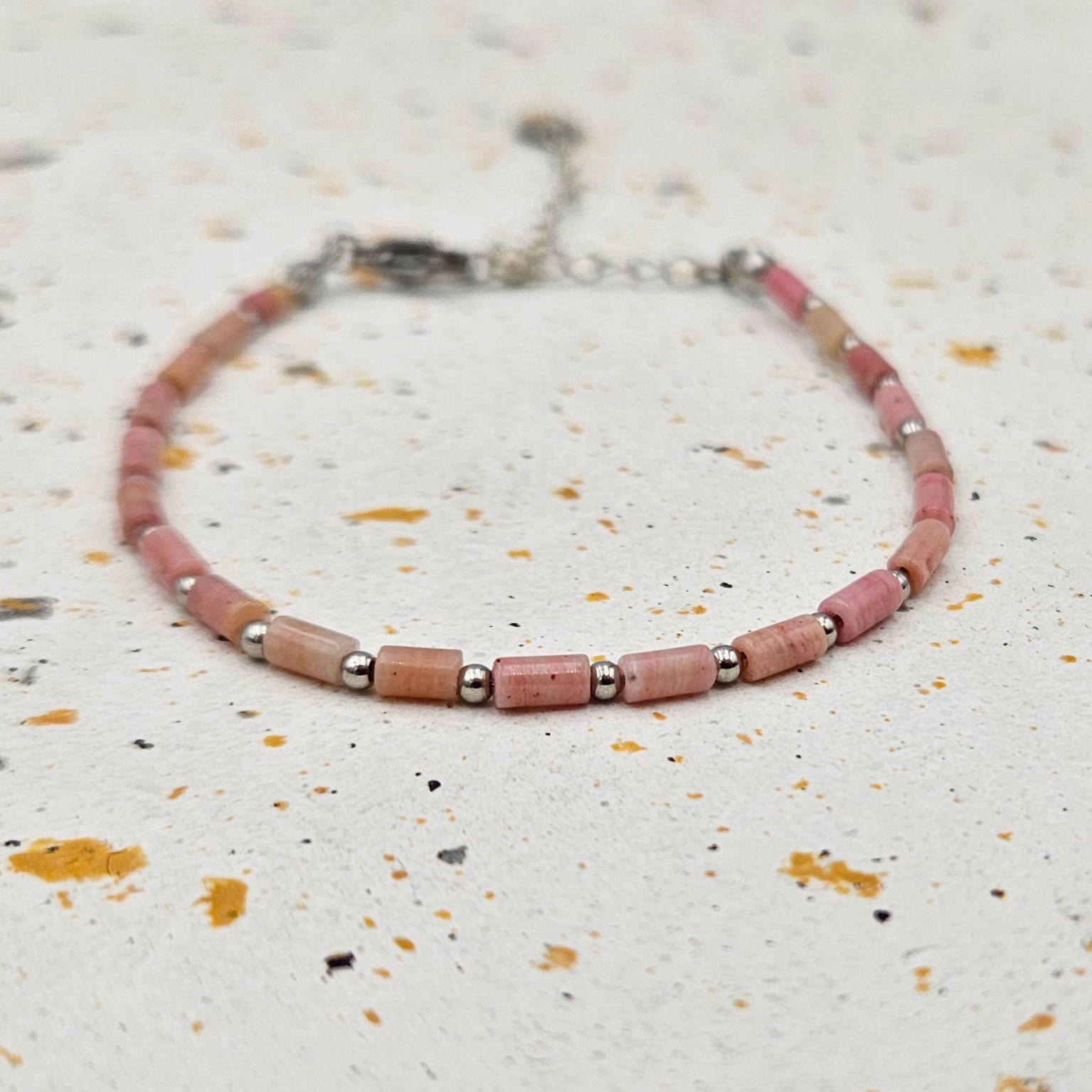 Armband gemaakt van stainless steel en rhodoniet