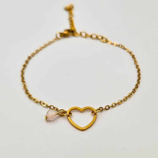 Armband van goldplated stainless steel met hart bedel en rozenkwarts