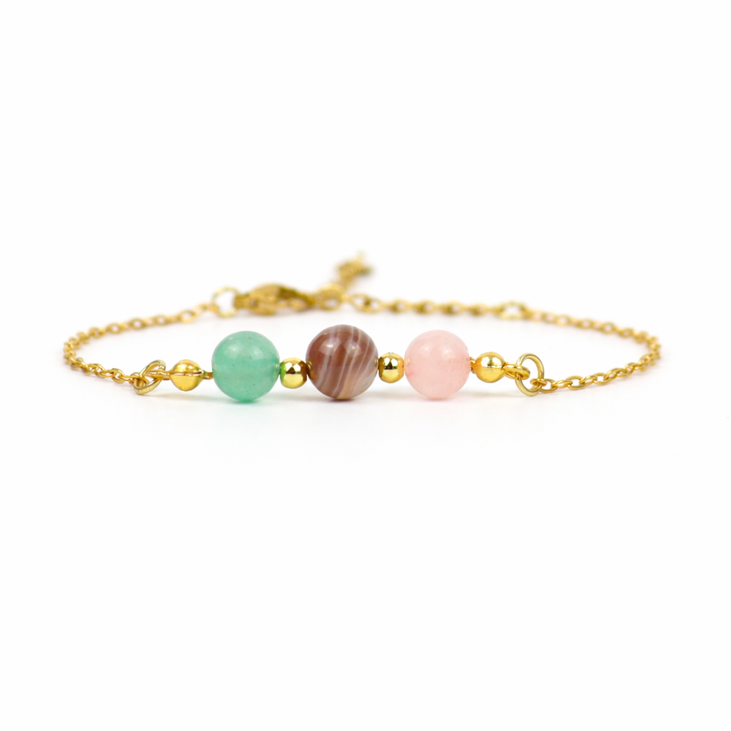 Armband van goldplated stainless steel met de 3 edelstenen die passen bij sterrenbeeld stier: aventurijn, rozenkwarts en agaat