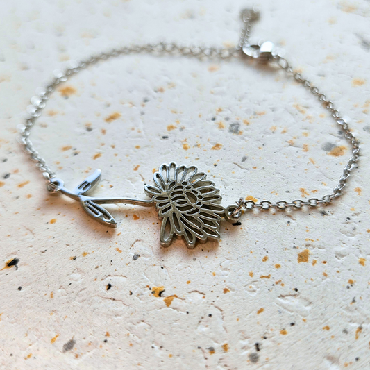 Armband gemaakt van stainless steel met geboortebloem van november: de chrysant
