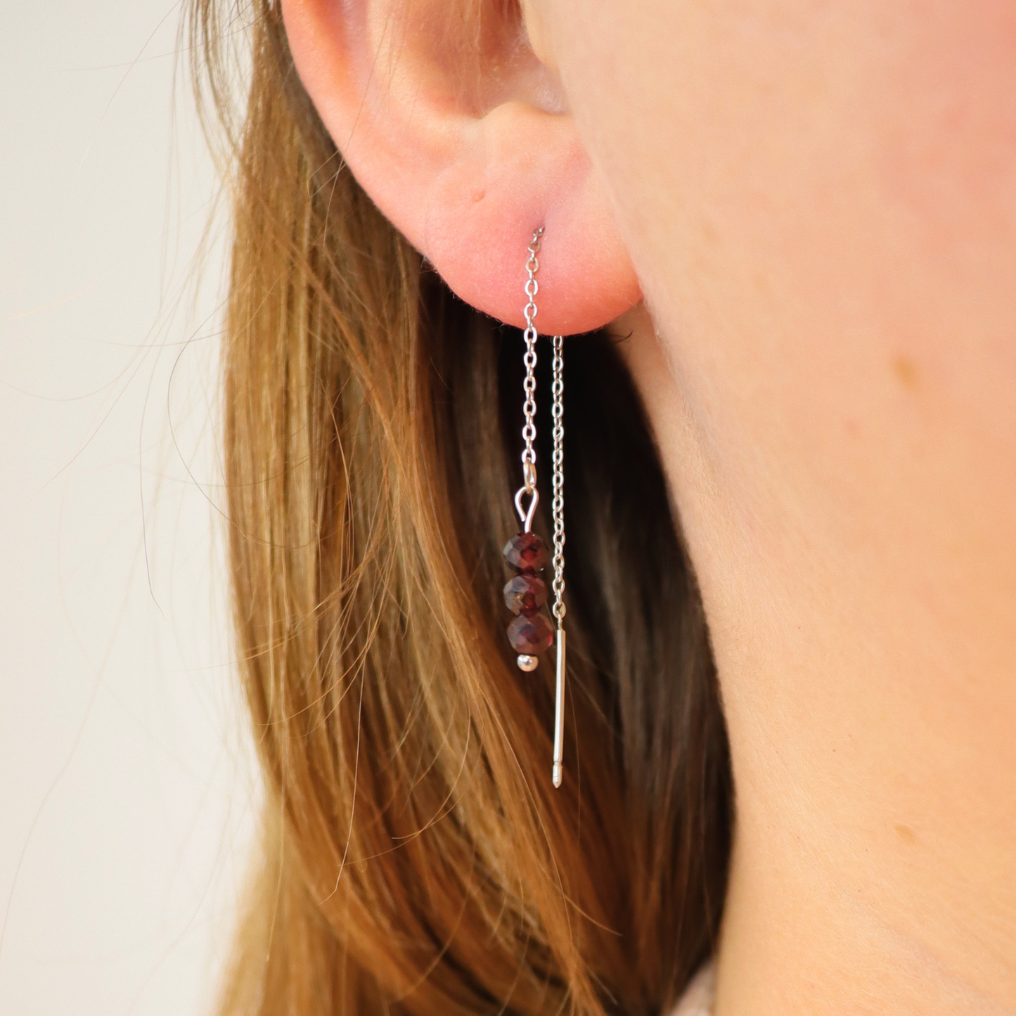 Threader earrings garnet silver