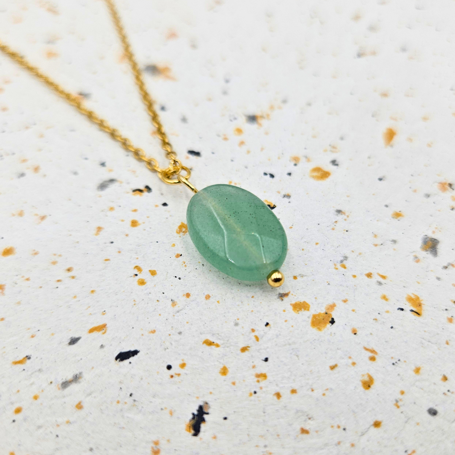 Ketting van goldplated stainless steel met aventurijn hanger