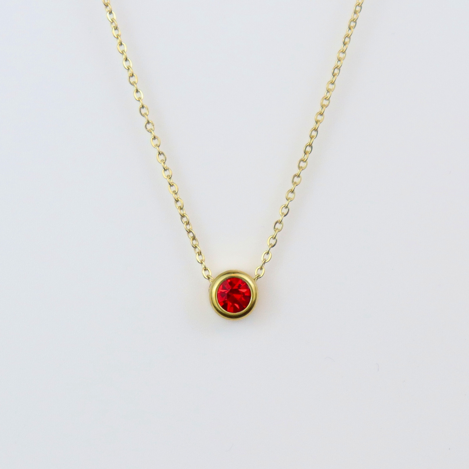 Ketting van goldplated stainless steel met geboortesteen van januari: granaat