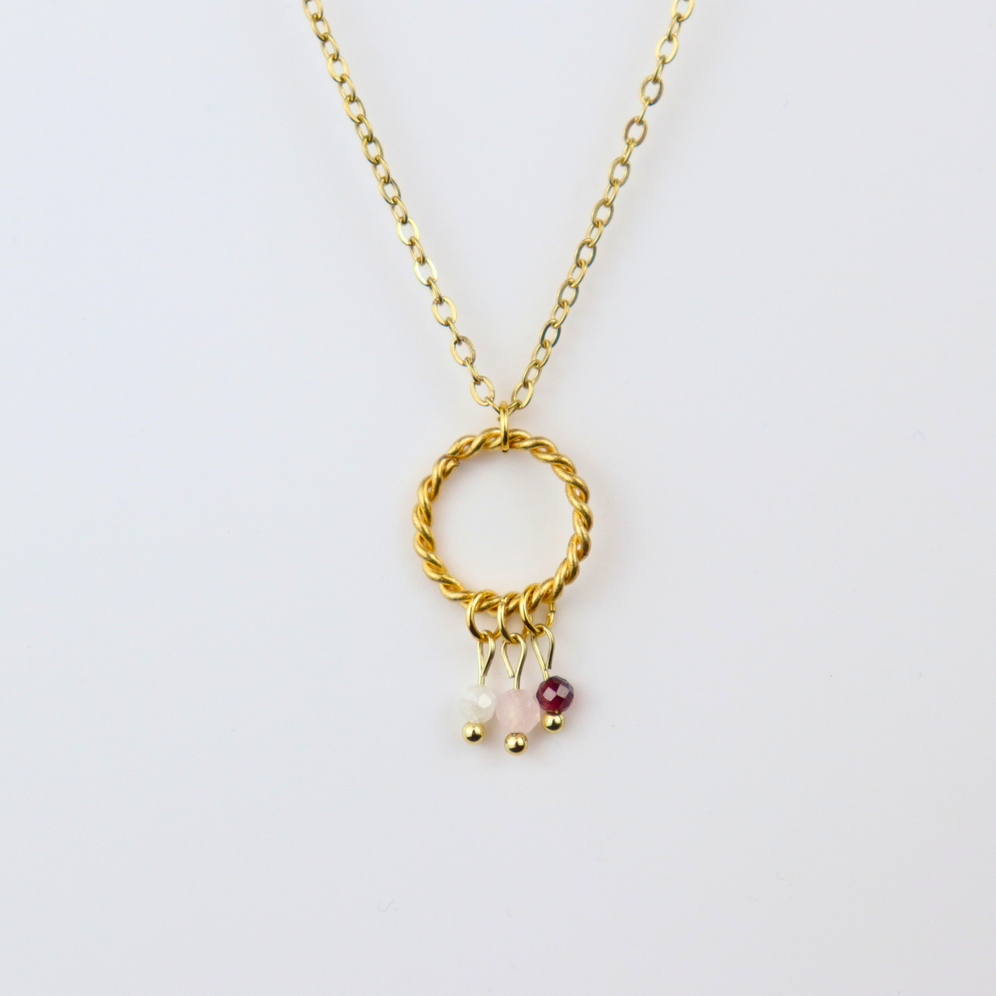 Ketting van goldplated stainless steel met rozenkwarts, maansteen en granaat