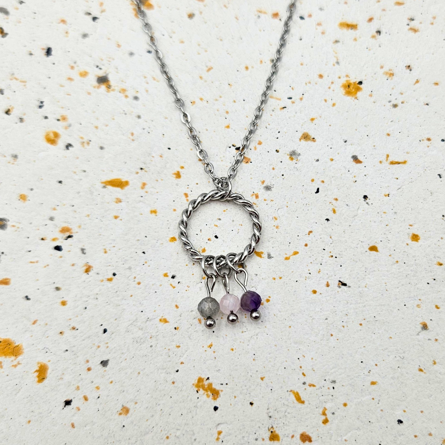 Ketting gemaakt van stainless steel met labradoriet, rozenkwarts en amethist