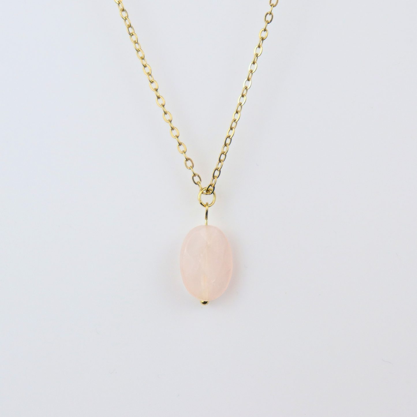 Ketting van goldplated stainless steel met rozenkwarts hanger