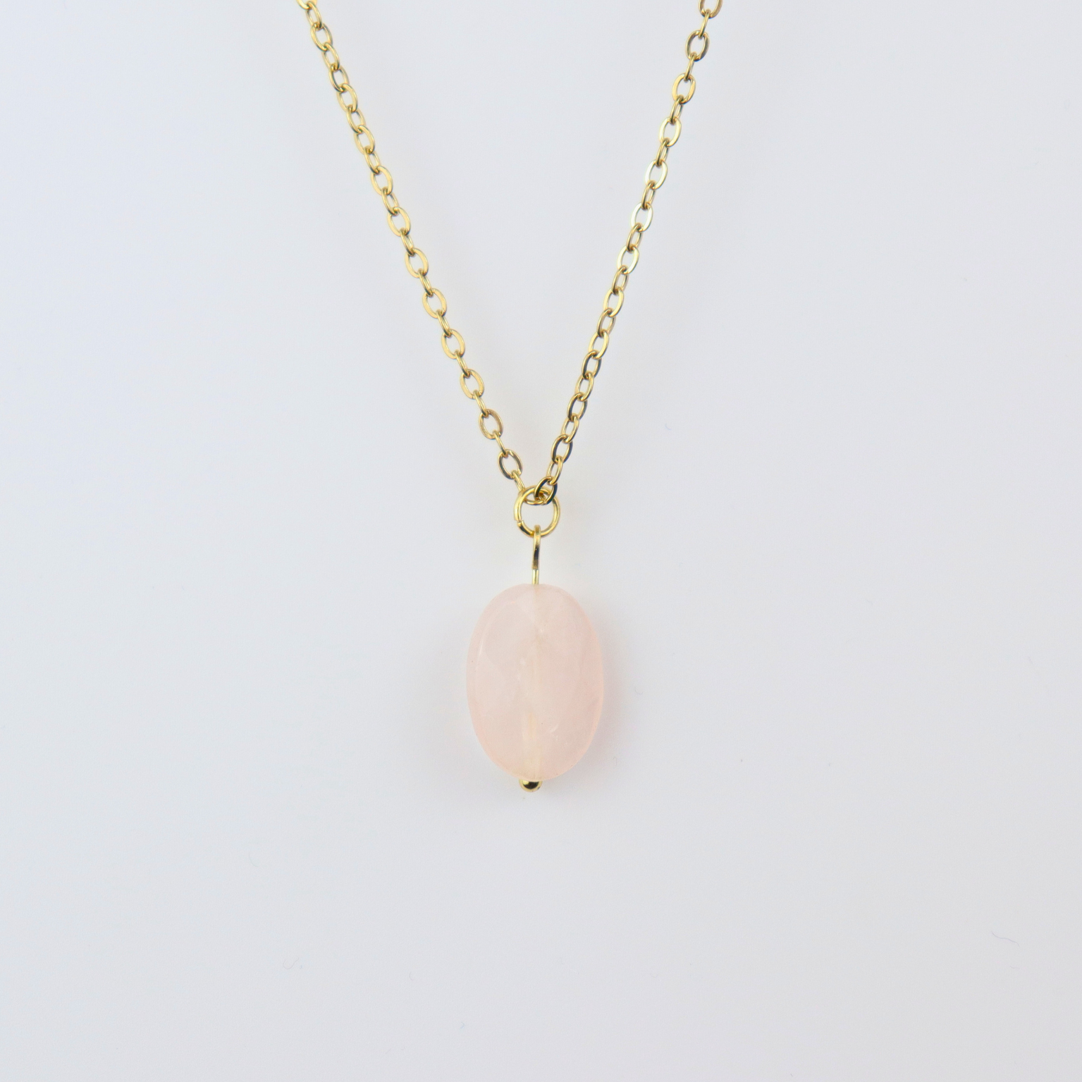 Ketting van goldplated stainless steel met rozenkwarts hanger