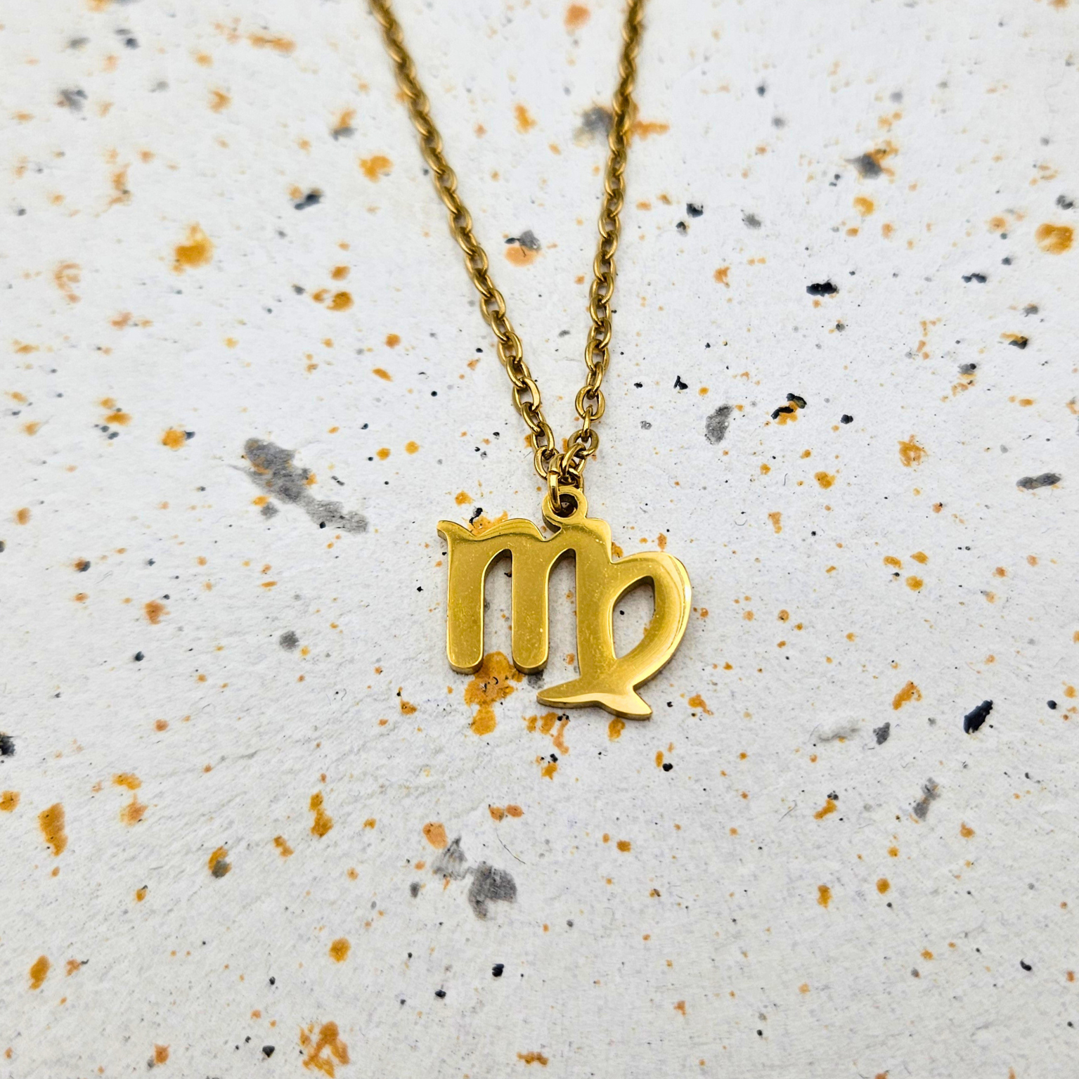 Ketting van goldplated stainless steel met sterrenbeeld maagd