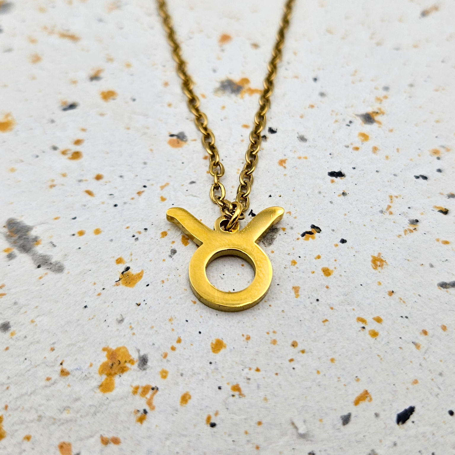 Ketting van goldplated stainless steel met sterrenbeeld stier