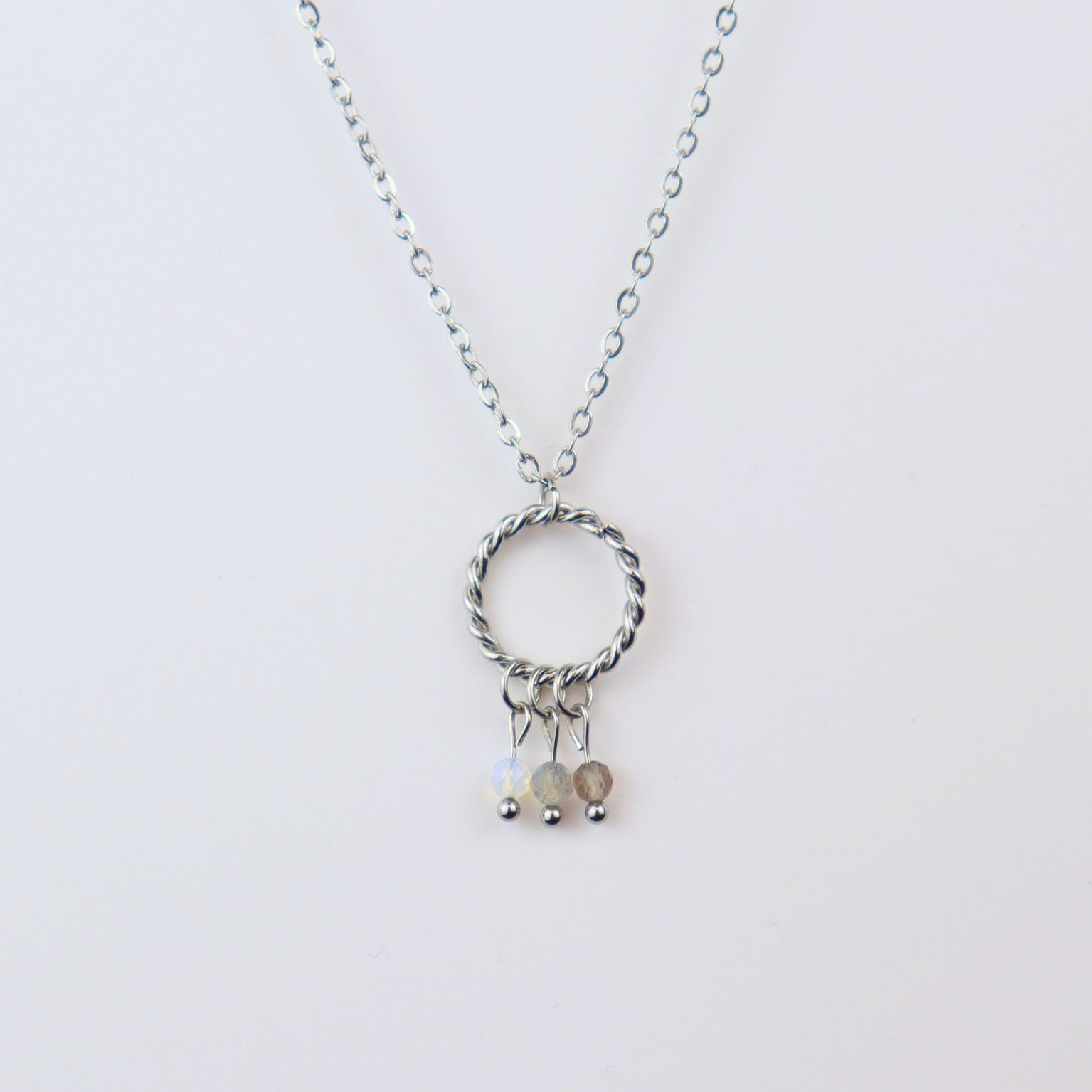 Ketting gemaakt van stainless steel met rookkwarts, labradoriet en opaliet