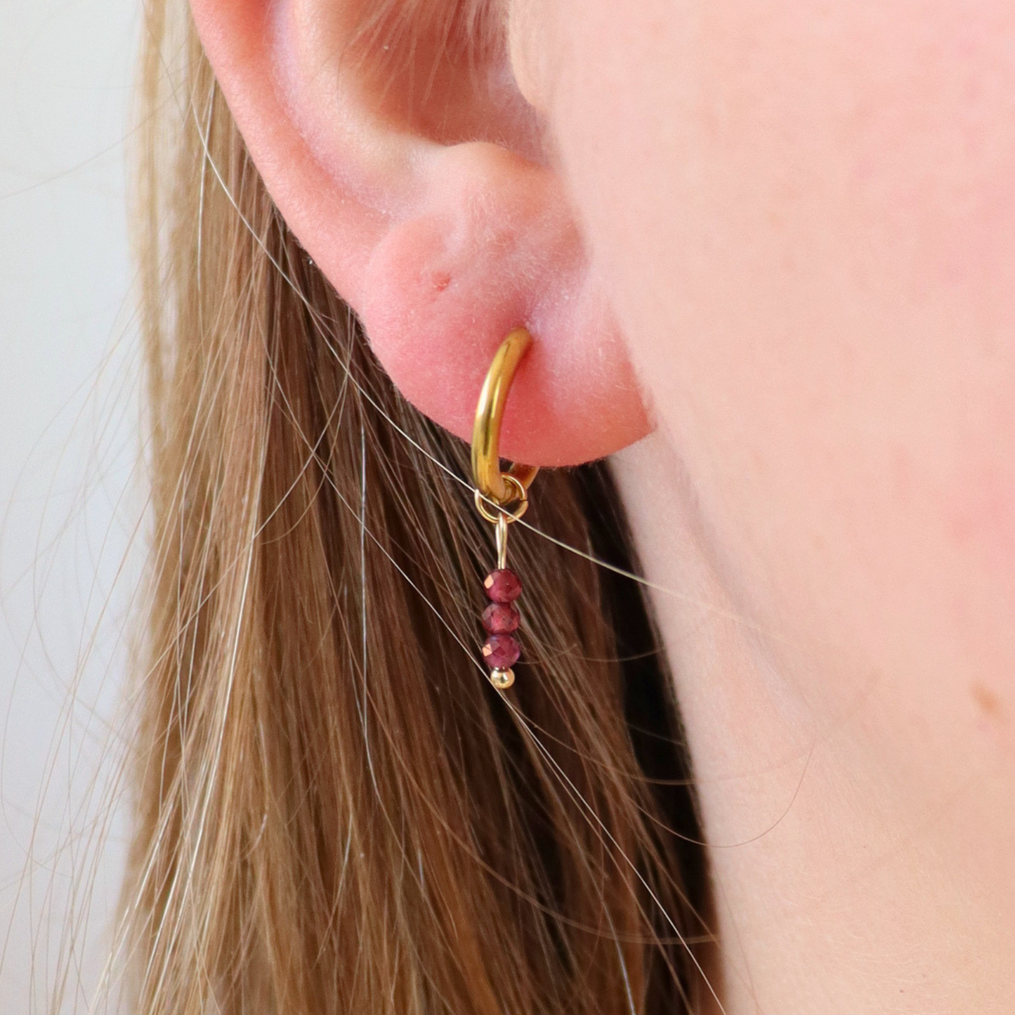 Garnet gold earrings