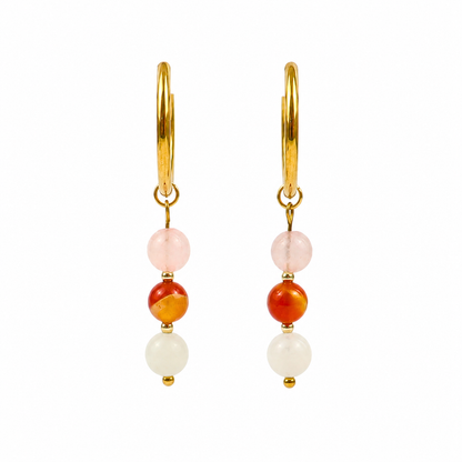 Oorbellen van goldplated stainless steel met de 3 edelstenen die passen bij sterrenbeeld kreeft: carneool, rozenkwarts en maansteen