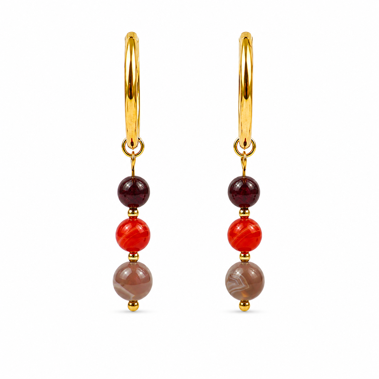 Oorbellen van goldplated stainless steel met de 3 edelstenen die passen bij sterrenbeeld ram: carneool, granaat en agaat