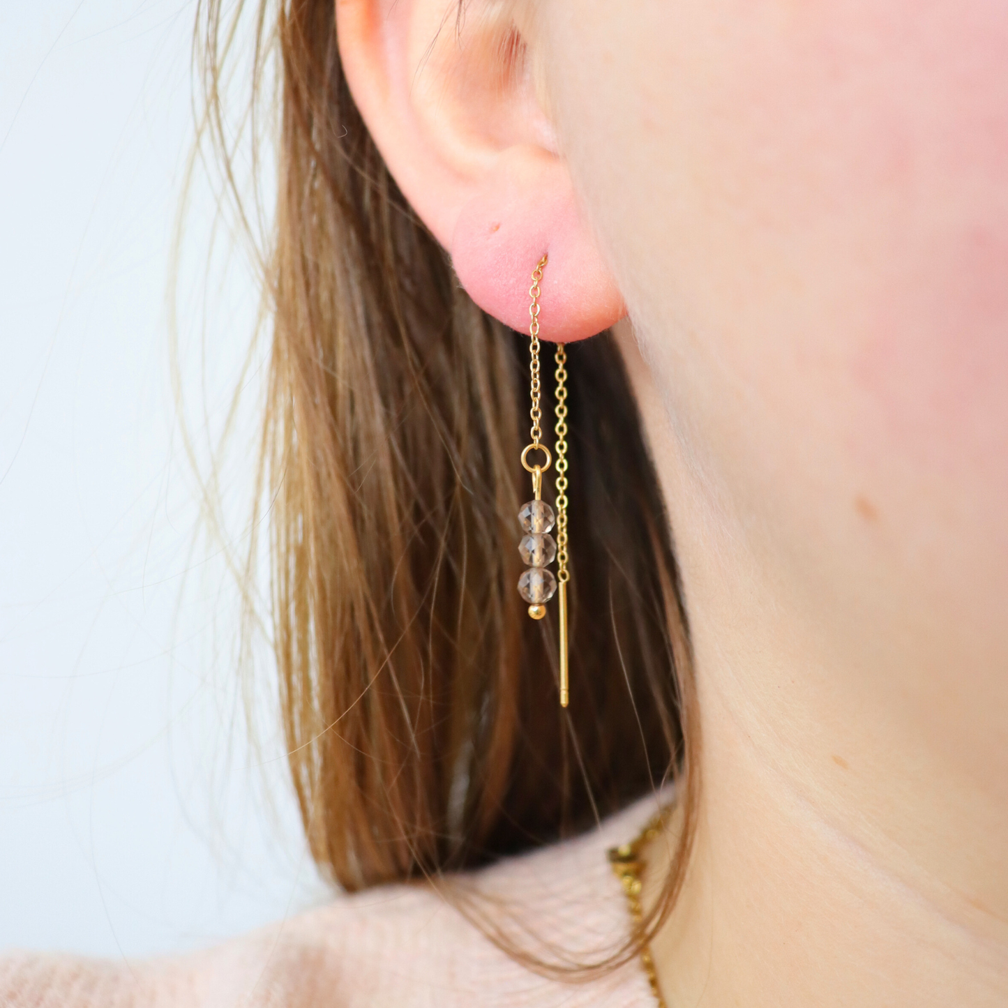 Threader oorbellen rookkwarts goud