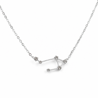 Ketting van stainless steel met zirkonia steentjes in de vorm van het sterrenbeeld weegschaal