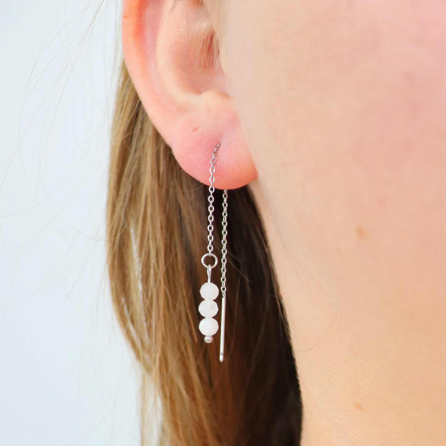 Threader oorbellen maansteen zilver